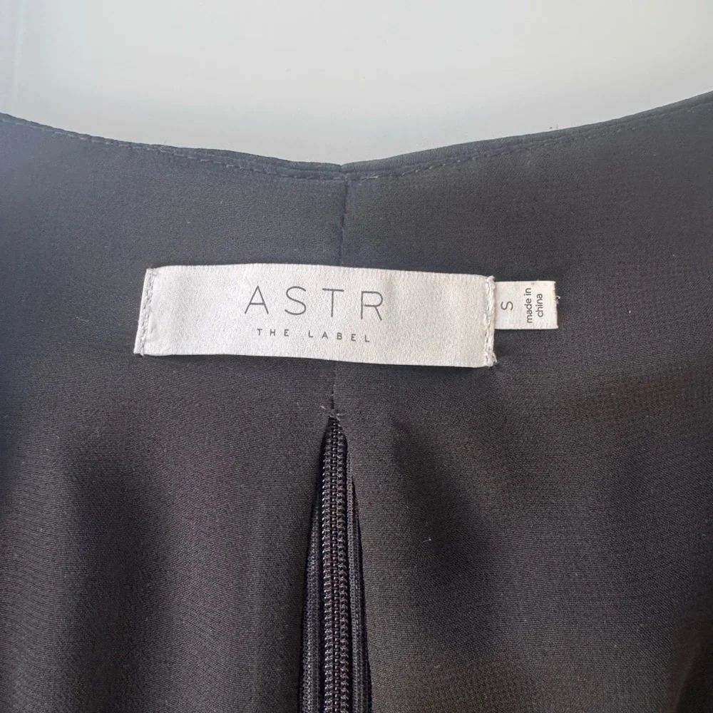 ASTR The Label Black Square Neck Puff Sleeve Crop Top Size S